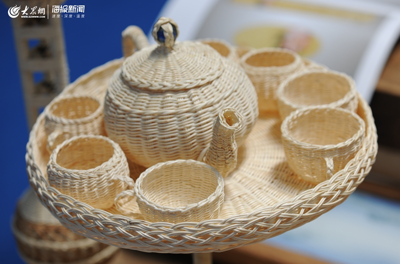 多圖！大眾網(wǎng)海報(bào)新聞記者帶你搶鮮體驗(yàn)青島國際IP授權(quán)展工藝品